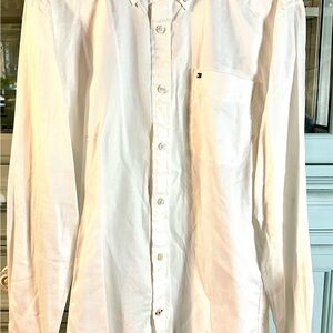 Tommy Hilfiger Men's Classic White Button-Down Shirt